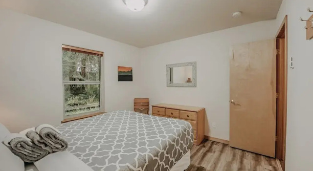 61mbr - Hot Tub - Wi-fi - Pets Ok - Sleeps 6 3 Bedroom Home by Redawning, Buchen Sie Ferienhaus Hotels in Glacier mit Parkplatz, Parkplätze