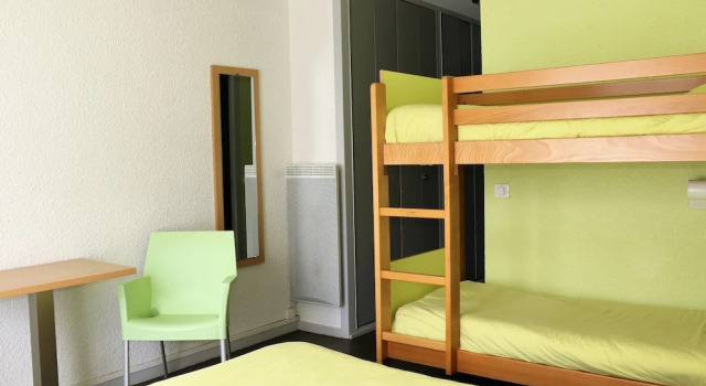 Четырёхместный номер Standard с видом на горы Auberge de la Vallée dOssau