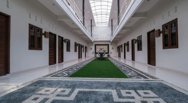 Enfaza Guesthouse Syariah, Забронировать Отель Матарам Ломбок