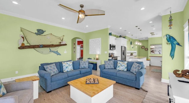 Steps to Shore! 'just Beachy' Home w/ Deck + Views, Book Feriehus Villaer i Houston, Villa