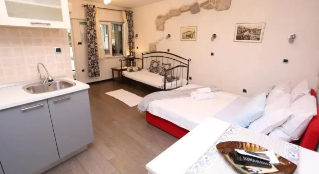 Студия Apartments Nikolla