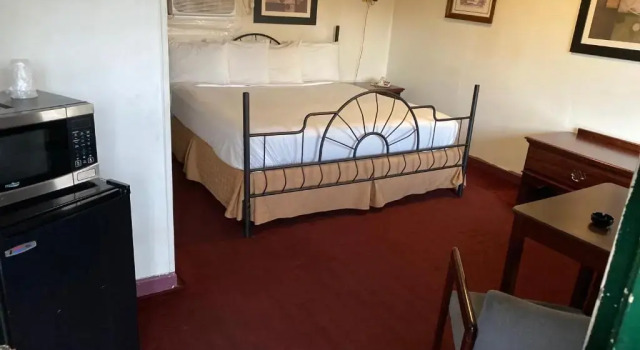 Standard Zimmer Royal Inn