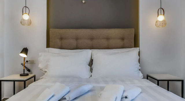 Семейный люкс с видом на горы Symphony Suites Santorini