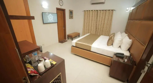 Four Squares Karachi, Prenota Hotel Hotel 3 stelle a Karachi, 3*