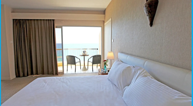 Poseidonia Beach Hotel