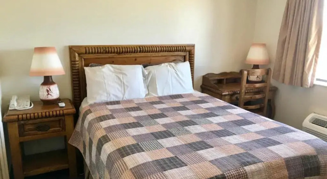 Апартаменты Four Corners Inn