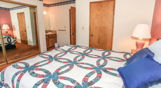 Ski In Ski Out 2 - 2 Br condo by RedAwning, Rezerwuj Hotel Big Bear Lake Stany Zjednoczone