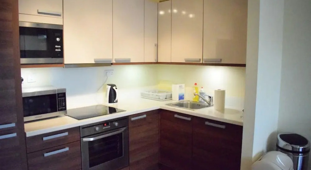 Modern 2 Bedroom Apartment in Limehouse