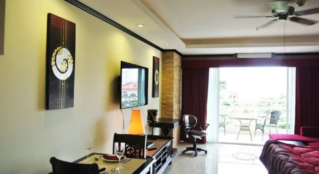 View Talay 5 Studio Apartment - Close to the Beach