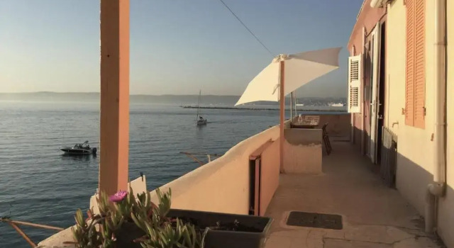 Апартаменты Cabanon Marseillais 45 m2 sur l'eau à Malmousque