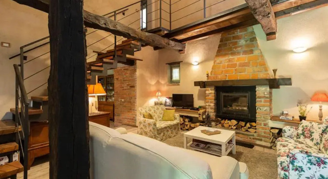 Cascina del Tempo Sospeso, Boek Hotel Hotels in Bogogno met parkeren, Parkeren