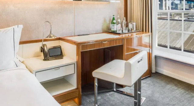 Четырёхместный номер Deluxe 33 Hotel, New York City, Seaport
