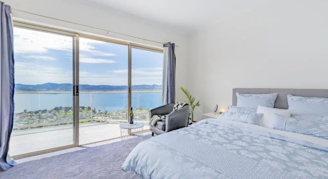 Nature & Relax House, Panoramic sea view, Free parking 37, Reservar Hotel Sandy Bay Hobart Surrounds