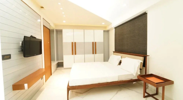 Студия Ebony Residency