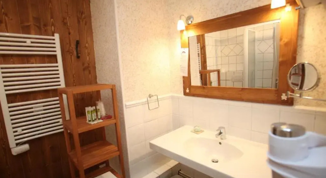 Четырёхместный номер Standard Hôtel Restaurant La Ferme