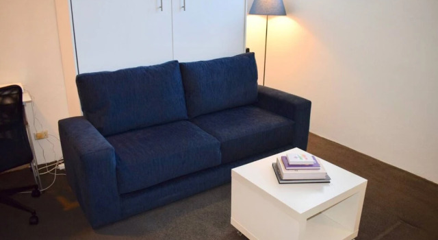 Cosy Newtown Studio Apartment With Swimming Pool