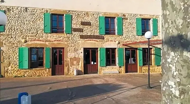 HOTEL DU MIDI, Забронировать Отель Отели Vercors с парковкой, Парковка