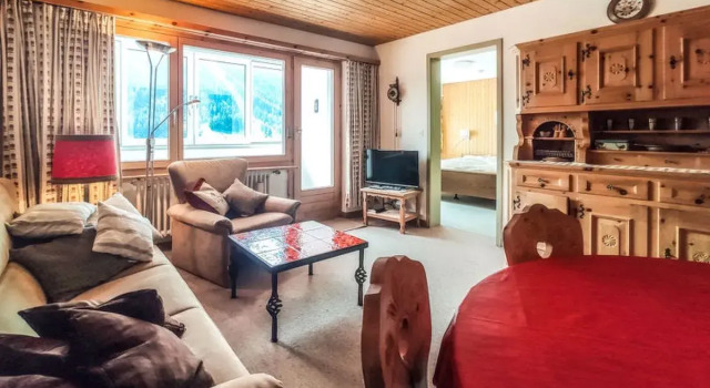 Apartment Esther Orosei, Book Apartment Davos Grisons