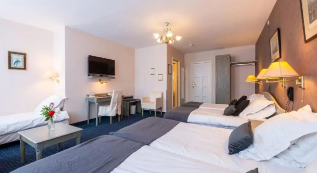 Четырёхместный номер Standard The Black Swan Hotel