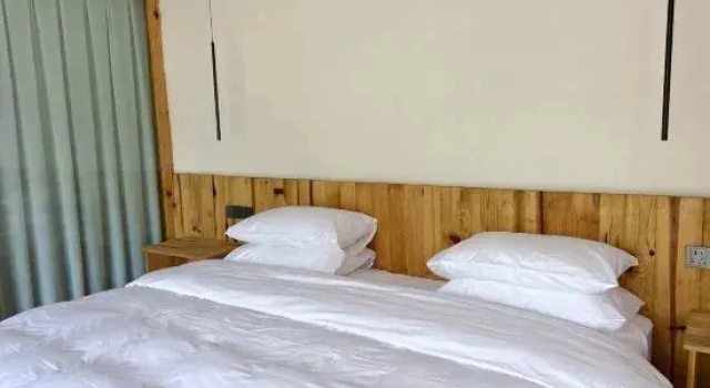 Люкс Deluxe Nuodeng Banshan Courtyard Chinese Inn
