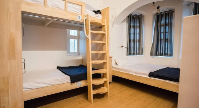 Roambay Hostels