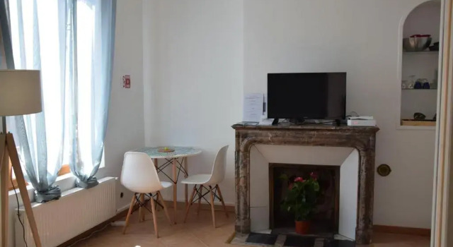 Апартаменты Joli Studio Plein Centre de Milly la Forêt