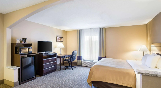 Двухместный люкс Quality Inn I-70 Near Kansas Speedway