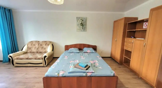 1 komn. Apartamenty na Abaja 122, Забронировать Апартаменты/квартира Отели Акмолинской области с парковкой, Парковка