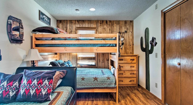 Коттедж с 3 комнатами 7 Mi to Rocky Mtn NP: Updated Estes Park Home