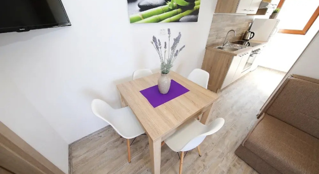 Mobile Home Plumeria 1, Забронировать Дом для отпуска Отели Биоград-на-Мору с парковкой, рядом с Частный Пляж «Кемп Сенди», Парковка