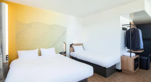 Трёхместный номер B&B HOTEL Massy Gare TGV