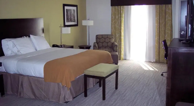Номер Standard с балконом Holiday Inn Express Conway by IHG