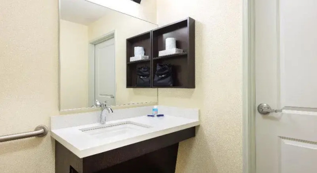 Студия Candlewood Suites Columbia Hwy 63 & I-70 by IHG