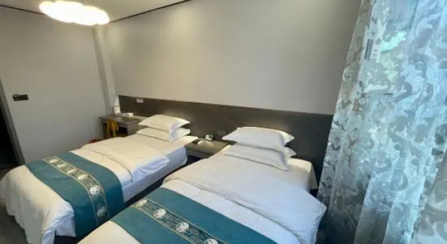Люкс Xiaochen Bieyuan Homestay (Yining Sichuan Road Branch)