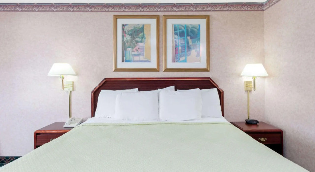 Двухместный номер Days Inn by Wyndham Holladay