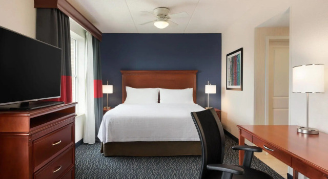 Номер Standard Homewood Suites by Hilton Madison West