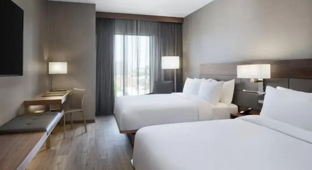 Четырёхместный номер Standard AC Hotel by Marriott Washington DC Capitol Hill Navy Yard