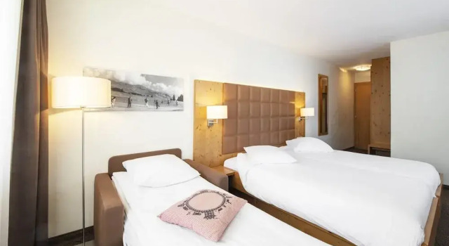 Трёхместный номер Standard с балконом Hotel Olympic - Montana Center