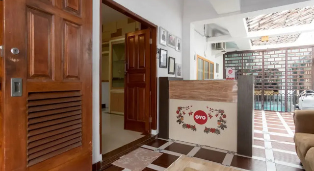 Naufal Guest House by OYO Rooms, Rezervovat Penzión Hotely v Medan s parkováním, Parkování