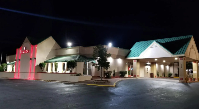 Номер Standard Ramada by Wyndham & Suites Warner Robins