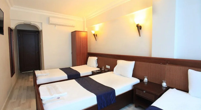 Трёхместный номер Standard Hotel Grand Urhay
