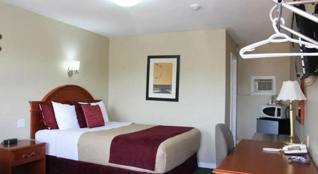 Двухместный номер Standard Nights Inn Owen Sound