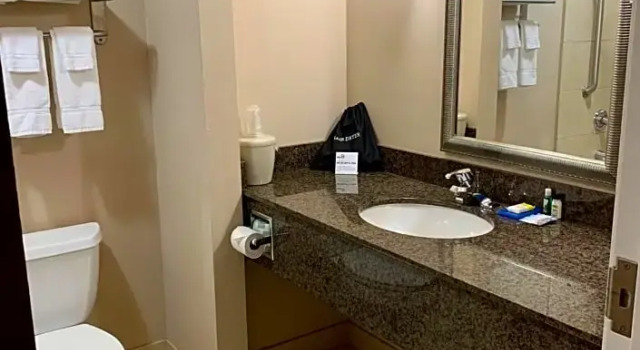 Run of House Holiday Inn Express Hotel & Suites North Sequim by IHG