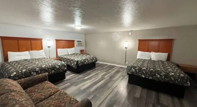 Шестиместный номер Standard Budget Inn Bend