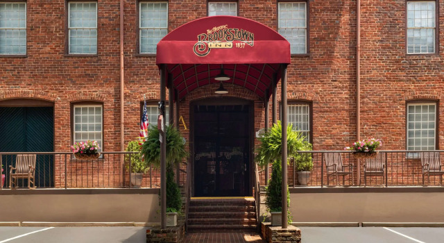 The Historic Brookstown Inn, Trademark Collection by Wyndham, Забронировать Отель Отели Уинстон-Сейлем 3 звезды, 3*