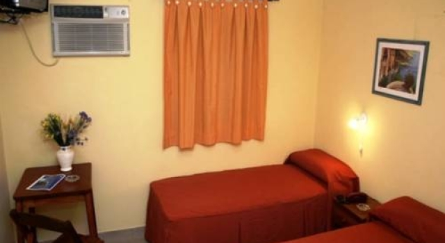 Hotel Plaza Alberdi
