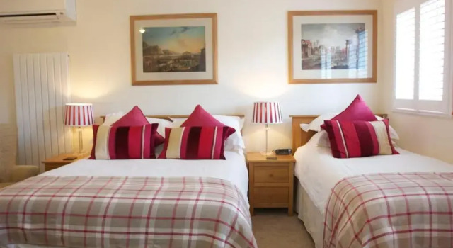 Коттедж с 5 комнатами Chestnuts House Boutique B&B