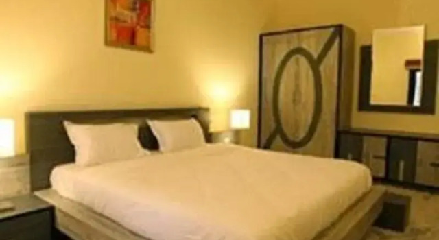 Люкс Treebo Maharaja Residency