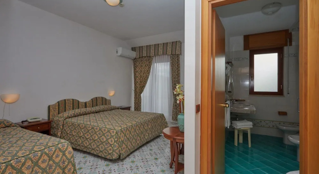 Трёхместный номер Standard с видом на сад Hotel La Castellana