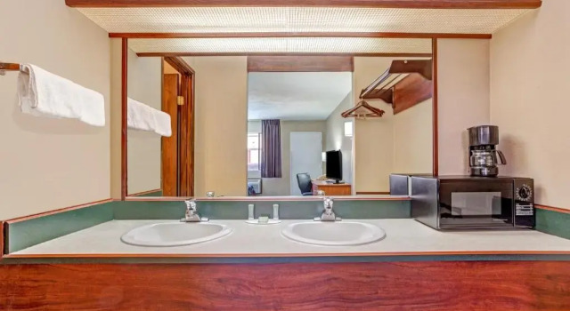 Номер Standard Super 8 by Wyndham Albany Corvallis